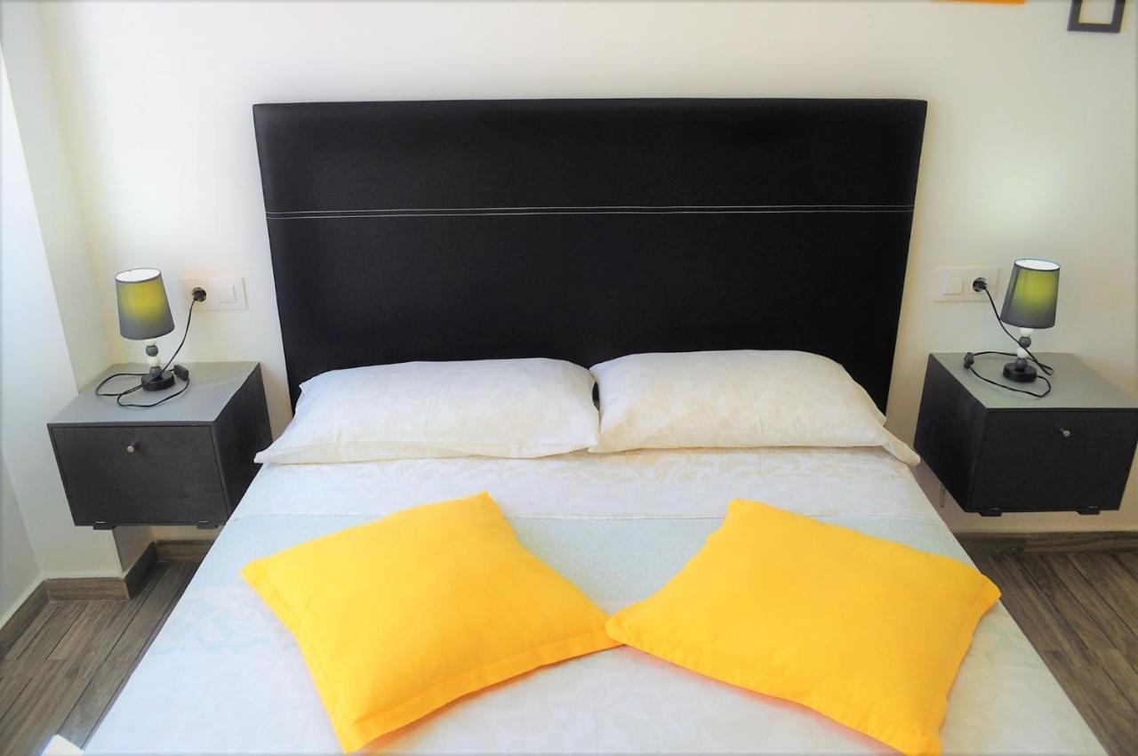 Cris Sol Apartments ロスクリスティアーノス エクステリア 写真